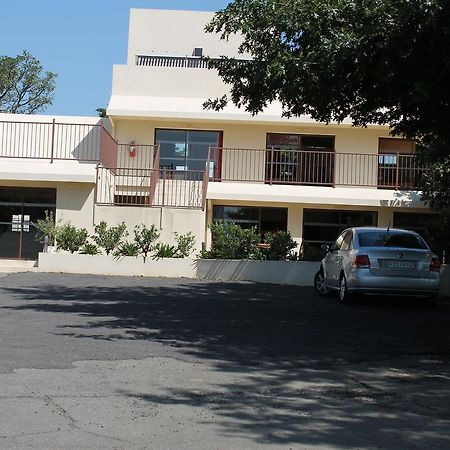 Pyramids Motel Van Reenen Exteriér fotografie